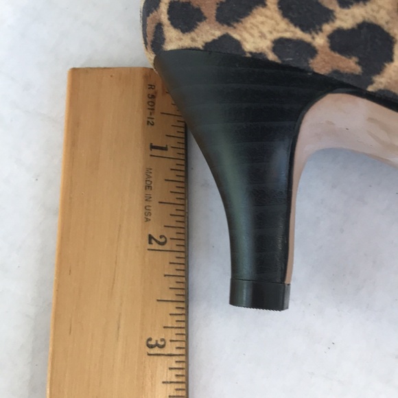 Clarks Leopard 🐆 Print Booties with Kitten Heels - Picture 3 of 11